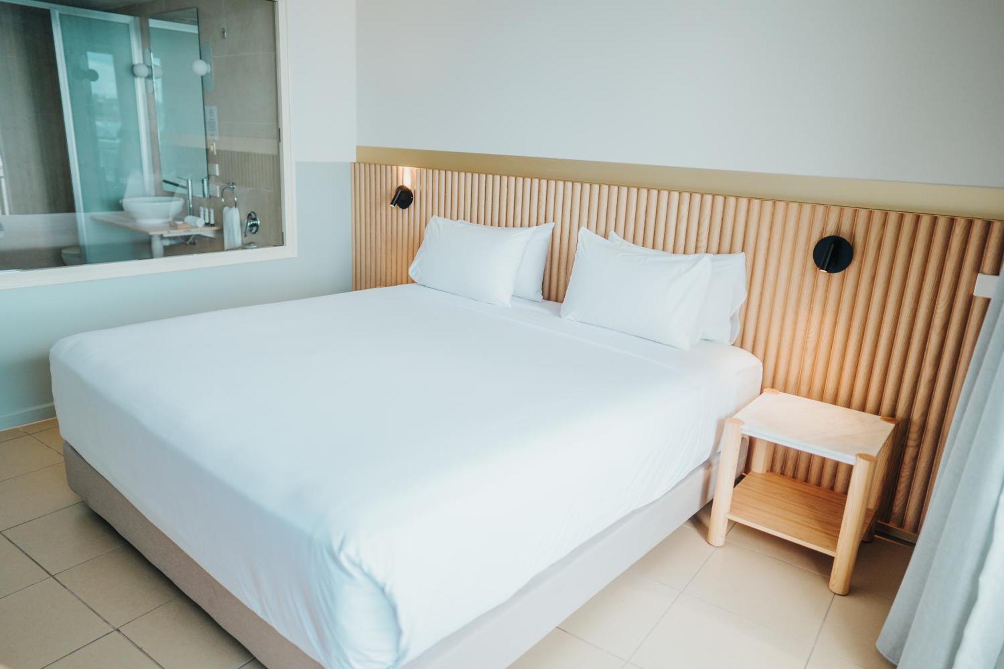 แกรนด์ โฮเต็ล แอนด์ คาสิโน Hotel พอร์ตวิลา ภายนอก รูปภาพ